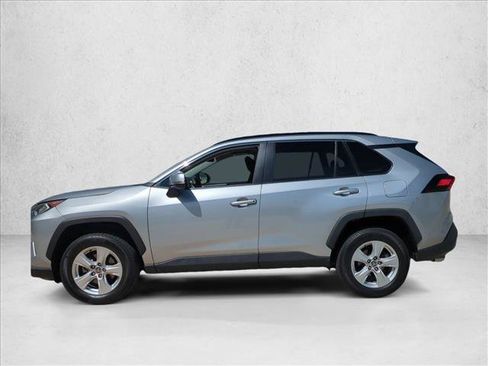 Used 2021 Toyota RAV4 XLE FWD image 8