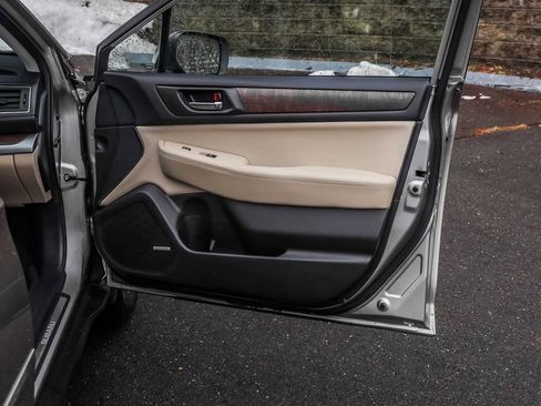 Used 2016 Subaru Outback 2.5i Limited image 13