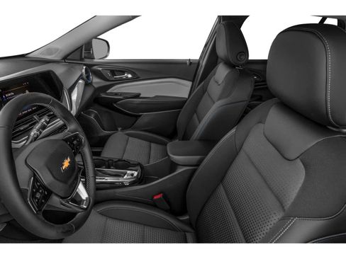 Used 2026 Chevrolet Trax ACTIV w/ Sunroof Package FWD image 6