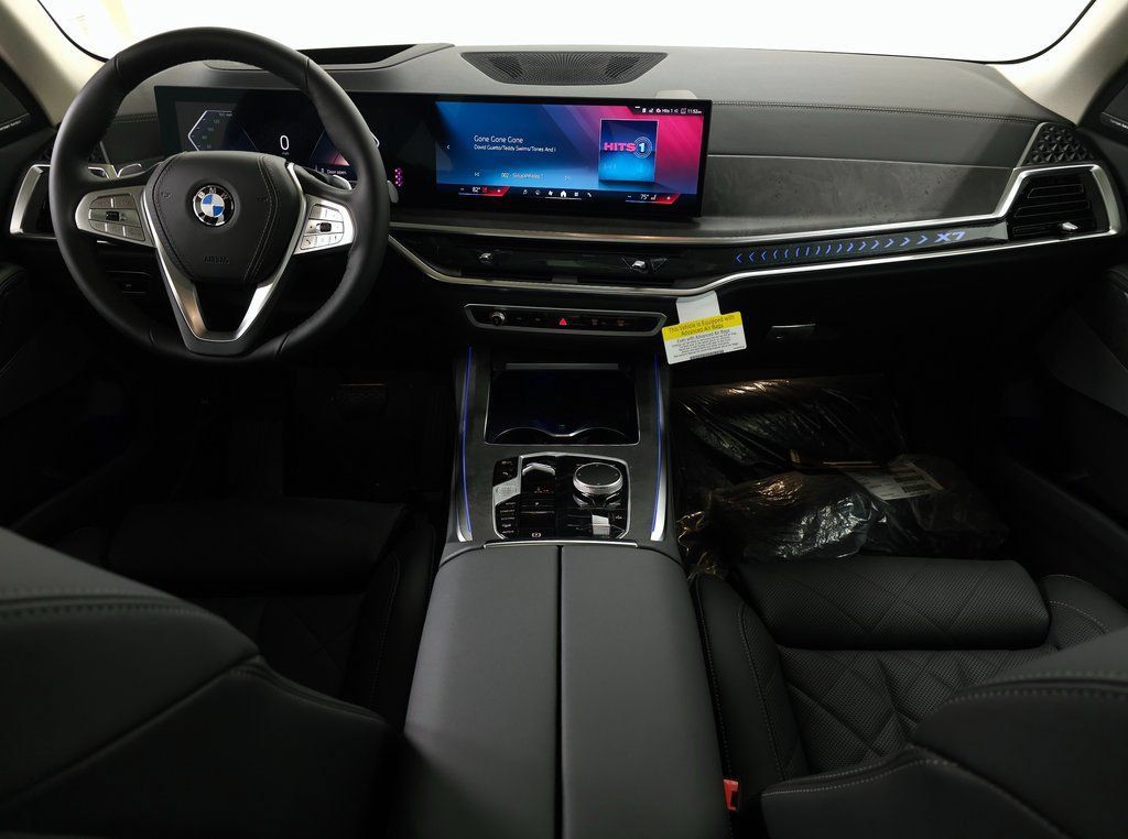 Used 2026 BMW X7 xDrive40i AWD/4WD image 8