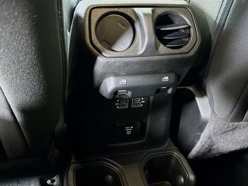 Used 2023 Jeep Gladiator Sport AWD/4WD image 28