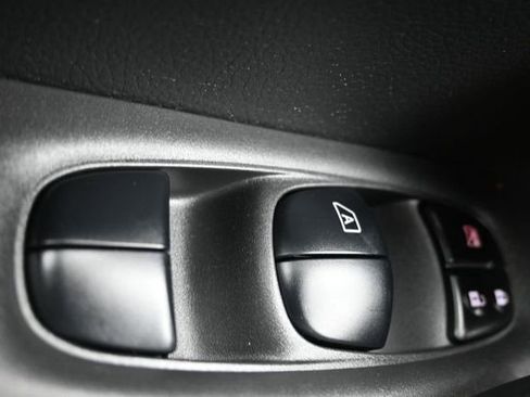 Used 2020 Nissan Rogue Sport SL AWD/4WD image 30