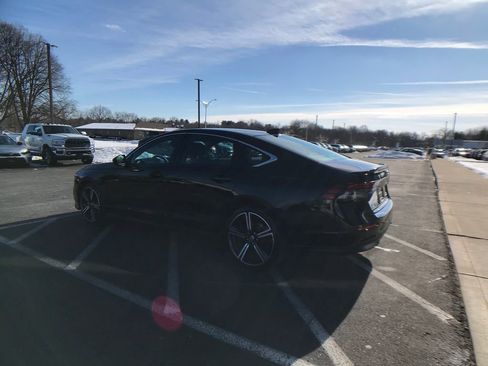 Used 2024 Honda Accord Sport image 10