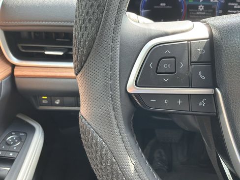 Used 2025 Toyota Grand Highlander FWD image 19