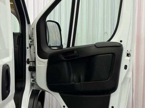 Used 2025 RAM ProMaster 2500 w/ Convenience Group FWD image 18