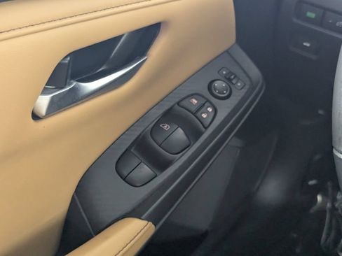 Used 2021 Nissan Sentra SV w/ SV Premium Package FWD image 15