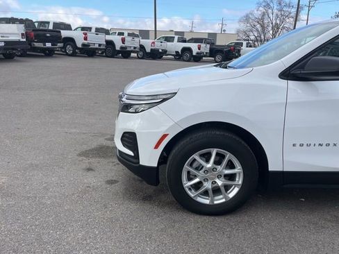 Used 2024 Chevrolet Equinox LS AWD/4WD image 7