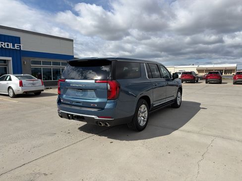 Used 2025 GMC Yukon XL Denali w/ Sun & Power Step Package AWD/4WD image 6