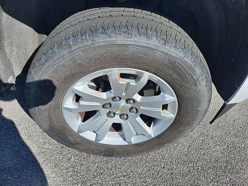 Used 2022 Chevrolet Colorado LT w/ Safety Package image 16