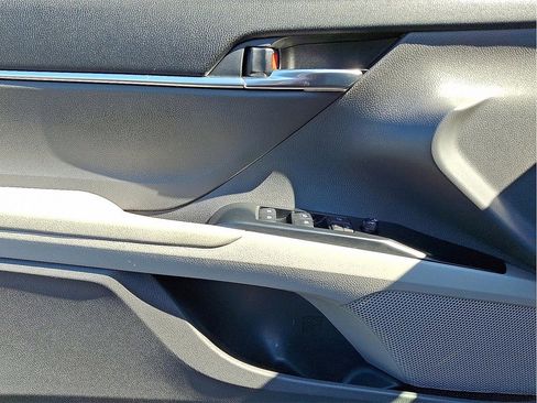 Used 2018 Toyota Camry SE w/ Protection Package (Q2) image 10