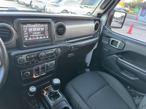 Used 2021 Jeep Wrangler Sport AWD/4WD image 37