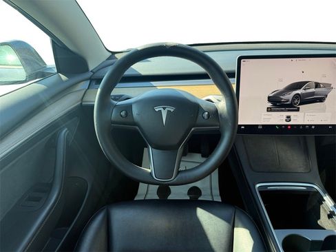 Used 2023 Tesla Model 3 Standard Range image 12