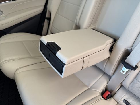 Certified 2026 Mercedes-Benz GLS 450 4MATIC image 35
