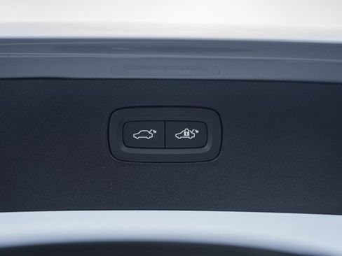 New 2026 Volvo XC90 B6 Plus image 10