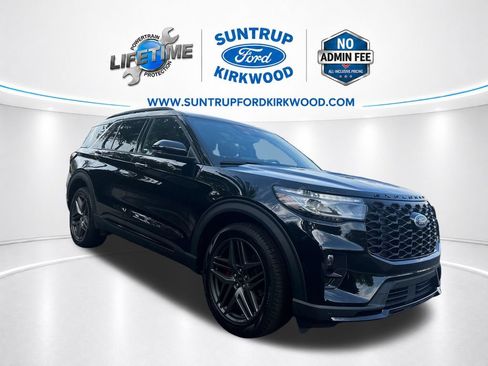 Used 2025 Ford Explorer ST AWD/4WD image 9