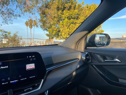 Used 2025 Chevrolet Equinox LT image 35