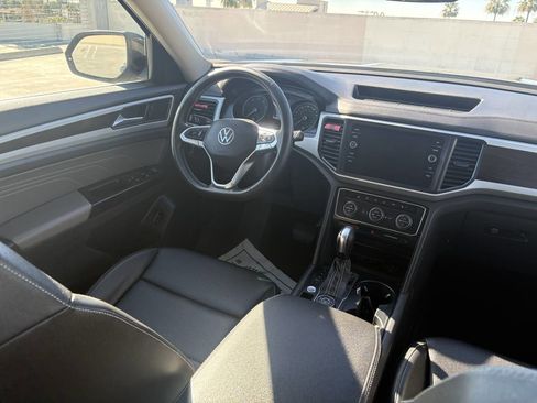 Used 2021 Volkswagen Atlas SE image 15