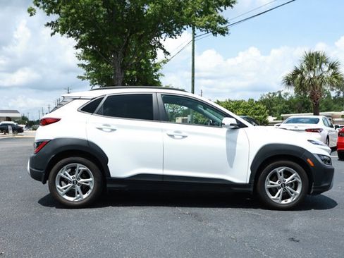 Used 2023 Hyundai Kona SEL w/ Convenience Package FWD image 4