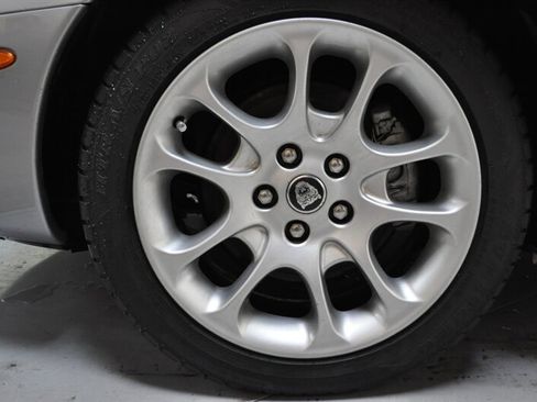 Used 2001 Jaguar XKR Convertible image 26