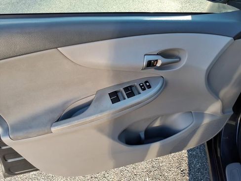 Used 2010 Toyota Corolla LE image 23