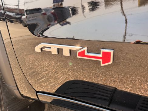 Used 2024 GMC Sierra 1500 AT4 w/ AT4 Preferred Package AWD/4WD image 11