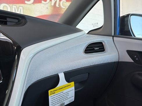 Used 2020 Chevrolet Bolt LT image 32