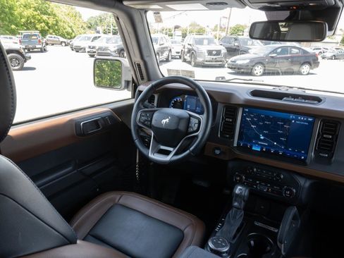 Used 2024 Ford Bronco Outer Banks AWD/4WD image 34