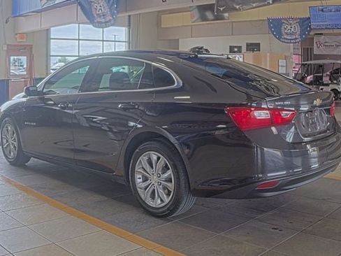 Used 2023 Chevrolet Malibu LT FWD image 2
