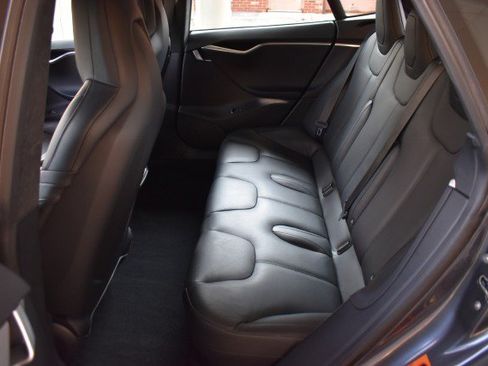 Used 2016 Tesla Model S AWD image 32