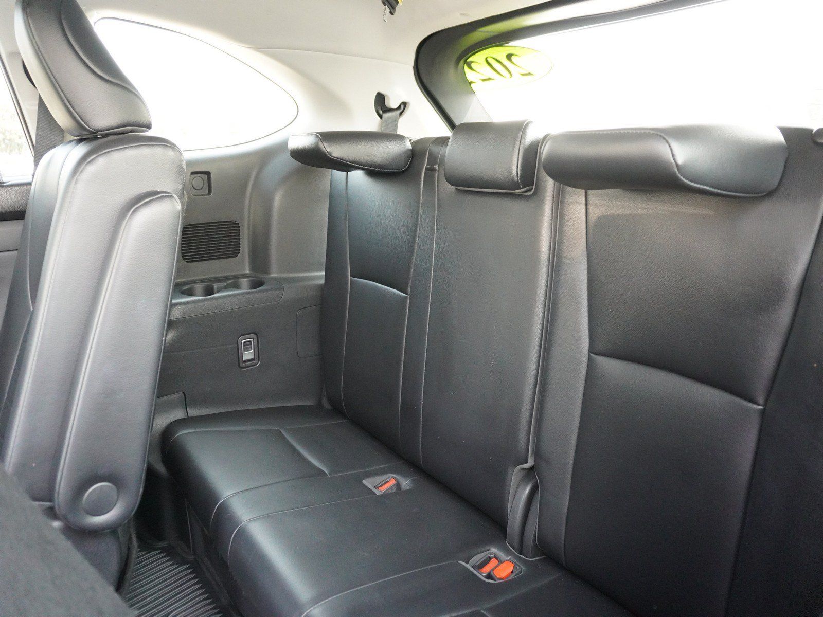 Used 2022 Toyota Highlander XLE FWD image 14
