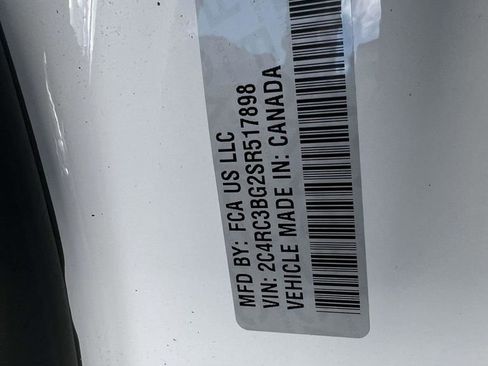 Used 2025 Chrysler Pacifica Select w/ Uconnect Theater Family Group image 23