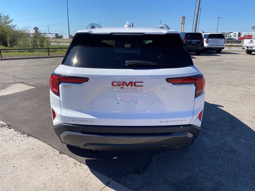 New 2027 GMC Terrain Elevation w/ Elevation Premium Package FWD image 4