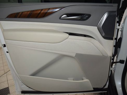 Used 2024 Cadillac Escalade ESV Sport Platinum w/ LPO, ONYX Package AWD/4WD image 49