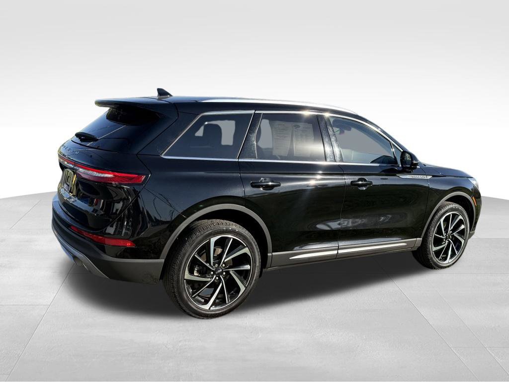 Used 2024 Lincoln Corsair Reserve w/ Equipment Group 201A AWD/4WD image 8