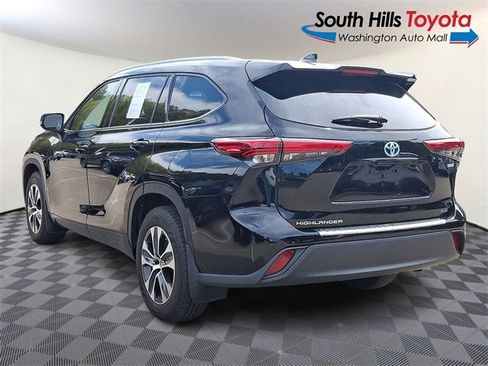 Certified 2022 Toyota Highlander XLE image 4