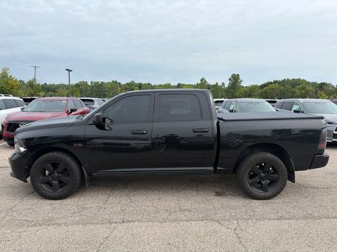 Used 2017 RAM 1500 Express w/ Black Ram 1500 Express Group AWD/4WD image 8