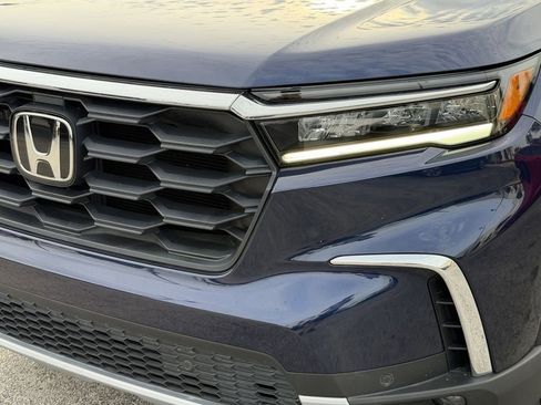 Used 2025 Honda Pilot EX-L image 10