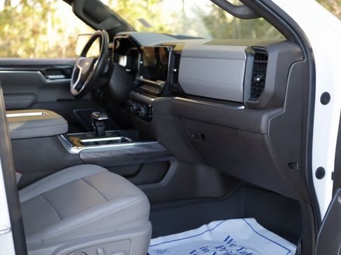 Used 2022 Chevrolet Silverado 1500 LTZ image 33