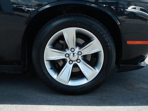 Used 2021 Dodge Challenger SXT RWD image 5
