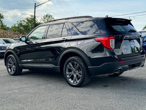 Used 2023 Ford Explorer XLT w/ Equipment Group 202A AWD/4WD image 5