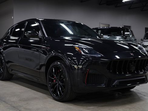 Used 2023 Maserati Grecale Modena AWD/4WD image 7