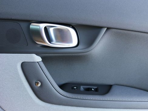 Used 2024 Polestar Polestar 2 image 26