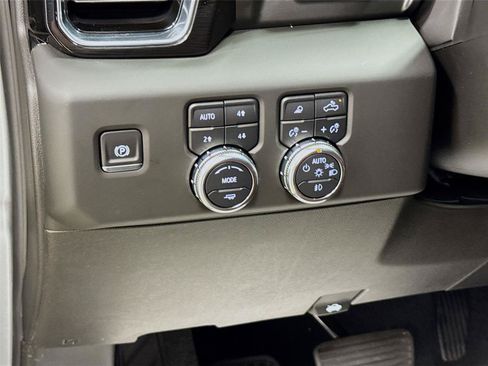 Used 2025 GMC Sierra 1500 Denali Ultimate AWD/4WD image 10