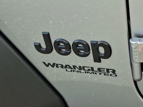 Used 2021 Jeep Wrangler Unlimited Sport image 29