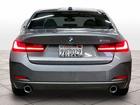 Used 2025 BMW 330i Sedan w/ Convenience Package image 7