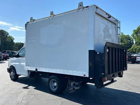 Used 2016 Chevrolet Express 3500 RWD image 8