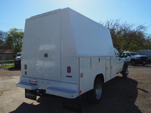 New 2024 RAM 5500 Tradesman w/ Chrome Appearance Group image 7