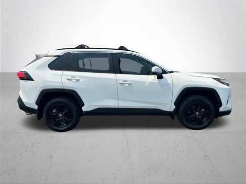Used 2022 Toyota RAV4 XLE w/ XLE Grade Weather Package AWD/4WD image 6