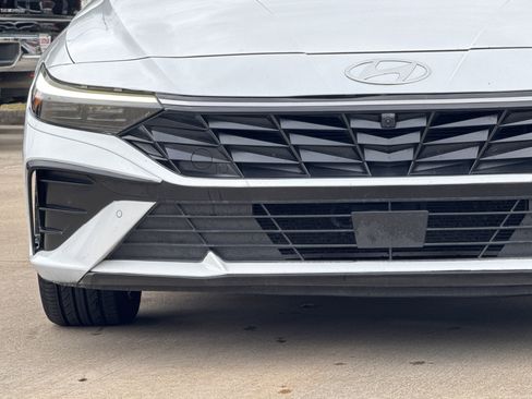Used 2024 Hyundai Elantra Limited image 7
