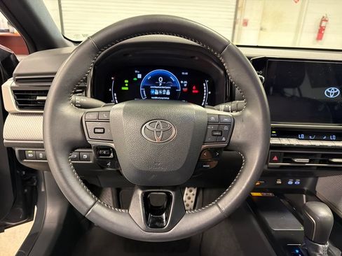 Used 2025 Toyota Camry SE w/ Multimedia Upgrade Package FWD image 29